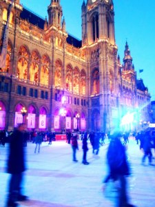 578110_614296501919669_871970773_n