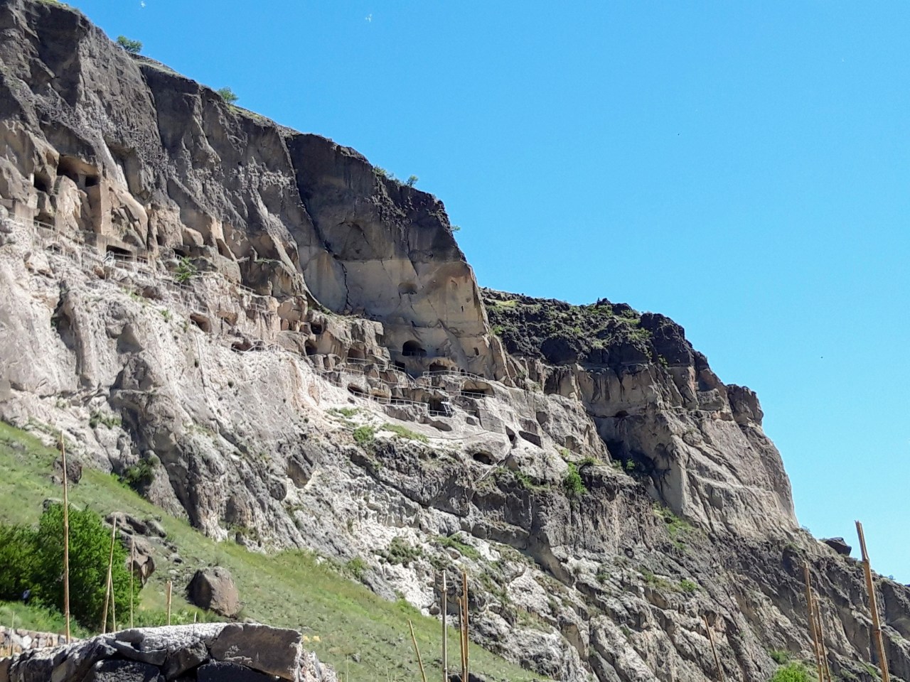 Gaumarjos! The 11th Annual Pitt Rivers Young Archaeologists Conference in Vardzia,&nbsp;Georgia